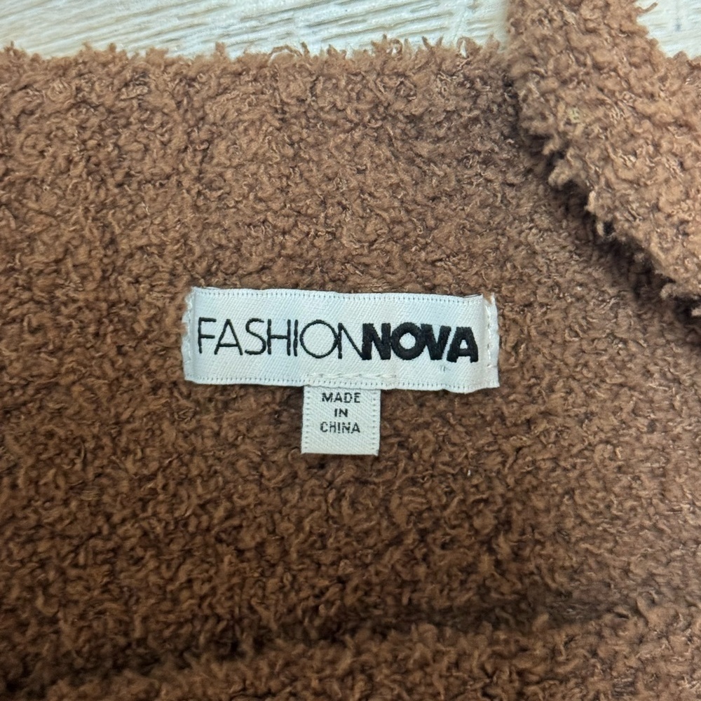 Cozy crop top - Picture 4 of 10